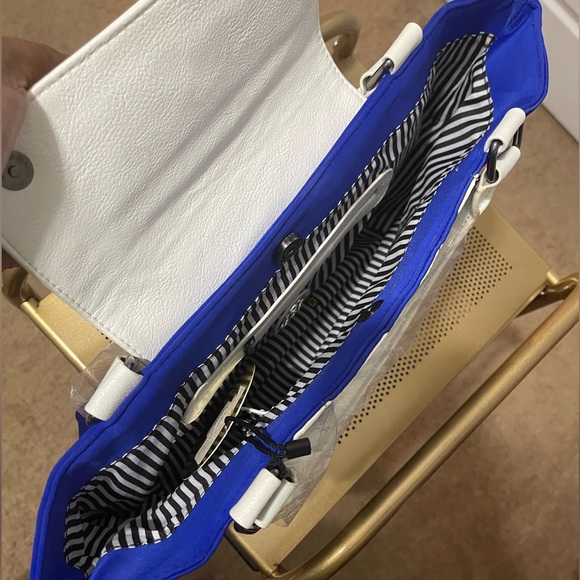 Blue and white bag - Picture 3 of 4